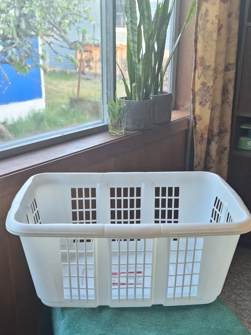 RUBBERMAID 2854 WHITE Laundry Basket Canada 52.9L Vtg Heavy Duty Bin Hamper